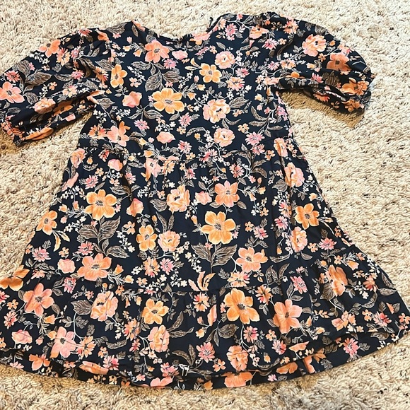 Old Navy Girls Floral Dress. Size Medium (8) - Picture 6 of 11
